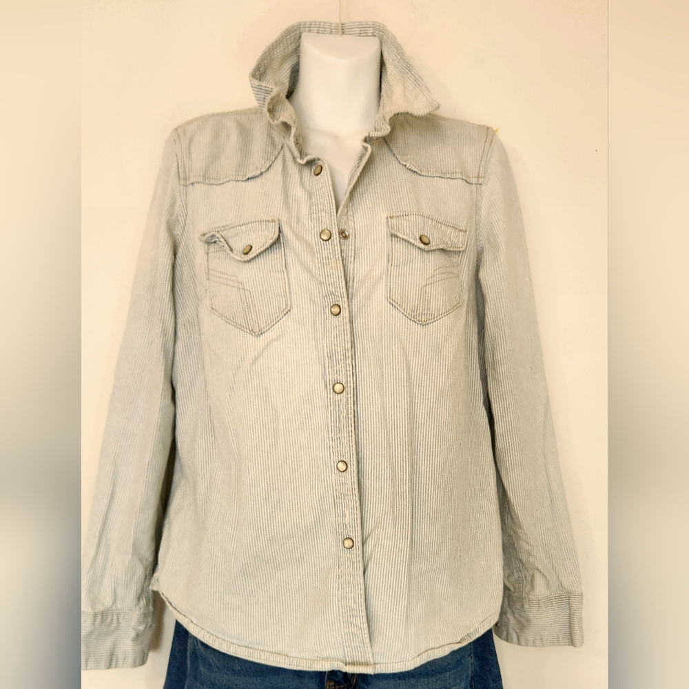 Vintage Gap Light Blue And White Stripes Button-Up Denim Shirt